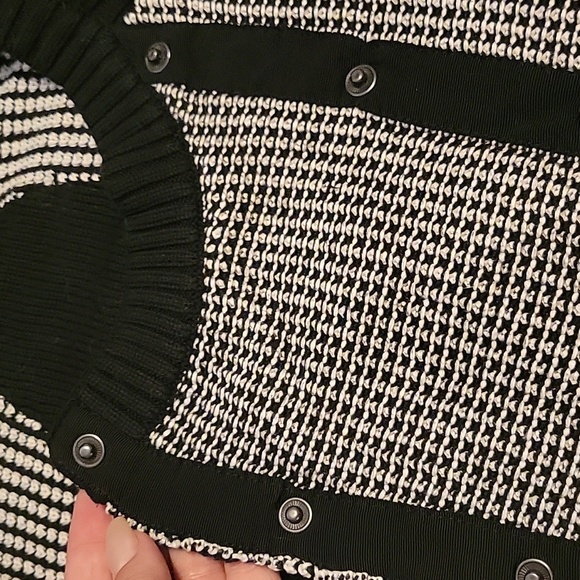 Fox fitted vest sweater - Picture 4 of 5